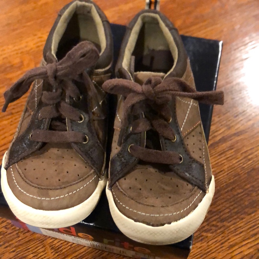 Boys Stride Rite shoe.